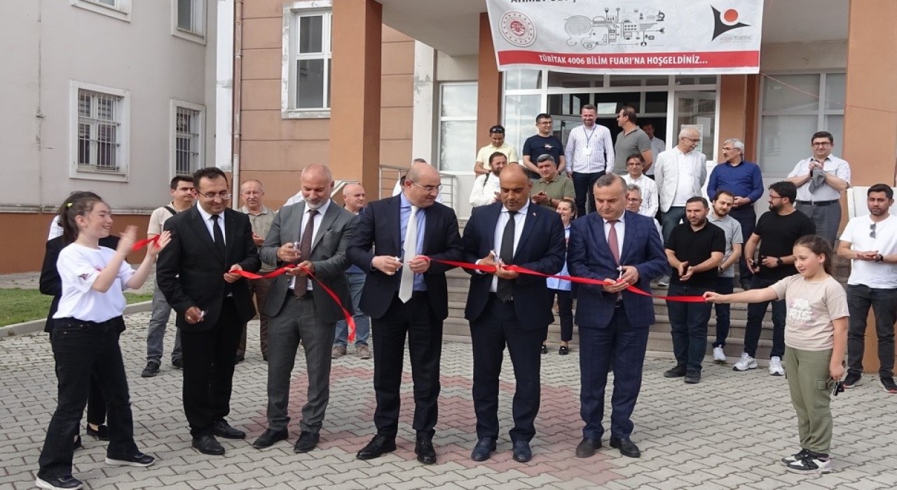 Tavşanlı Ahmet Uluçay BİLSEMde Bilim Fuarı heyecanı yaşandı