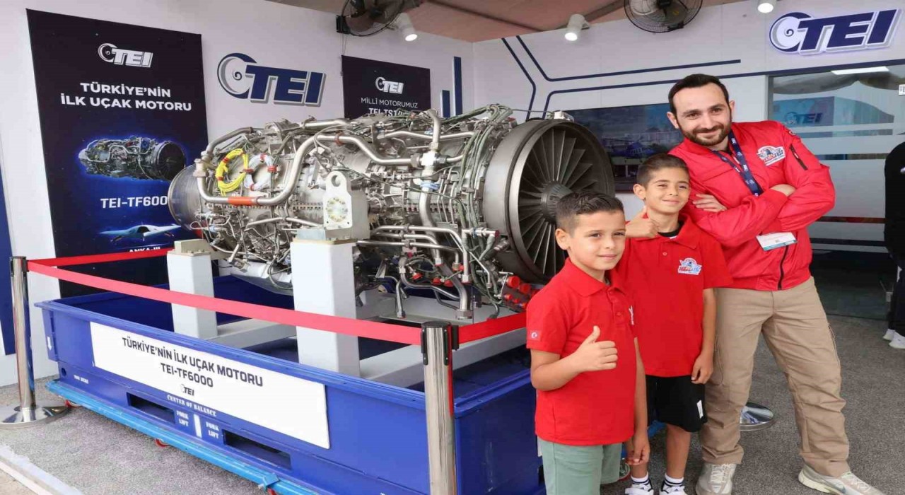 TEInin millî motorları TEKNOFEST Kıbrısta Kıbrıslılarla buluştu