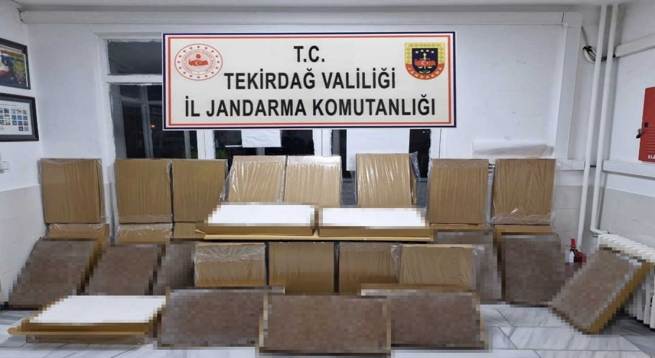 Tekirdağda jandarmadan ruhsatsız silah ve kaçak ürün operasyonu