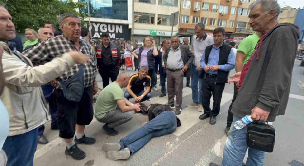 Tekirdağda motosiklet yaya geçidinde yayaya çarptı