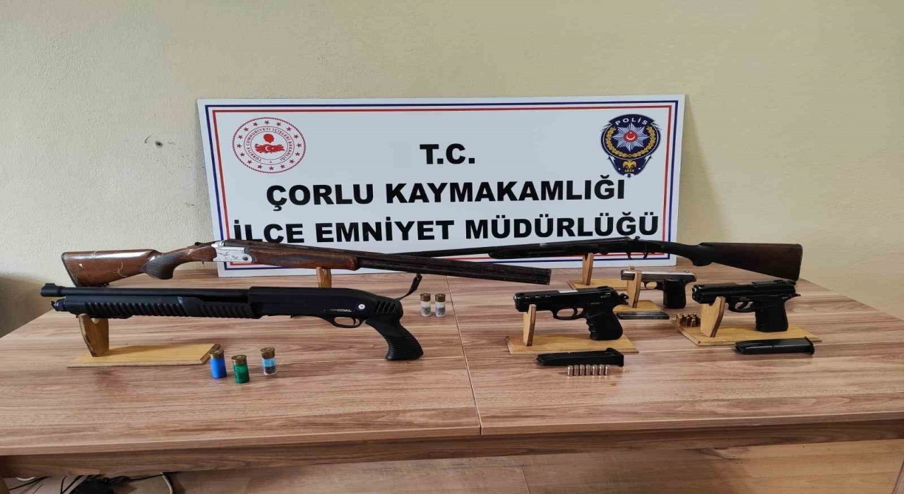 Tekirdağda uyuşturucu ve silah operasyonlarında 32 aranan kişi yakalandı