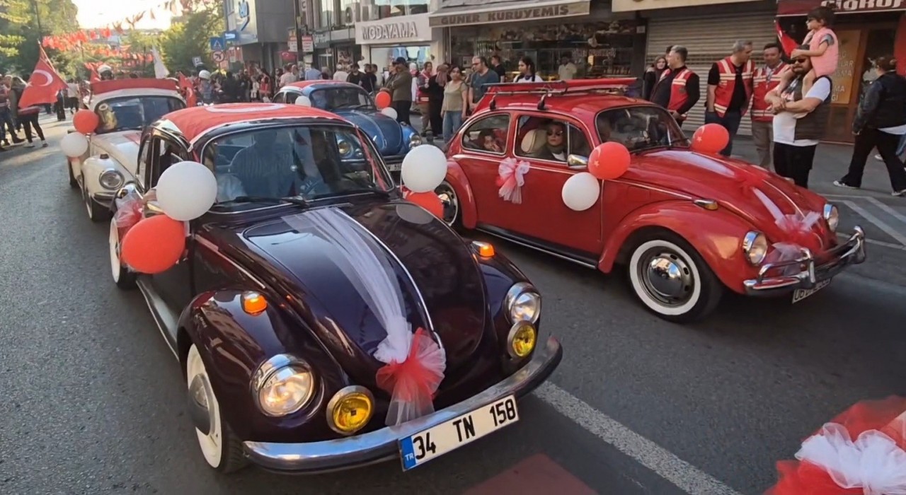 Tekirdağda vosvoslu 19 Mayıs korteji