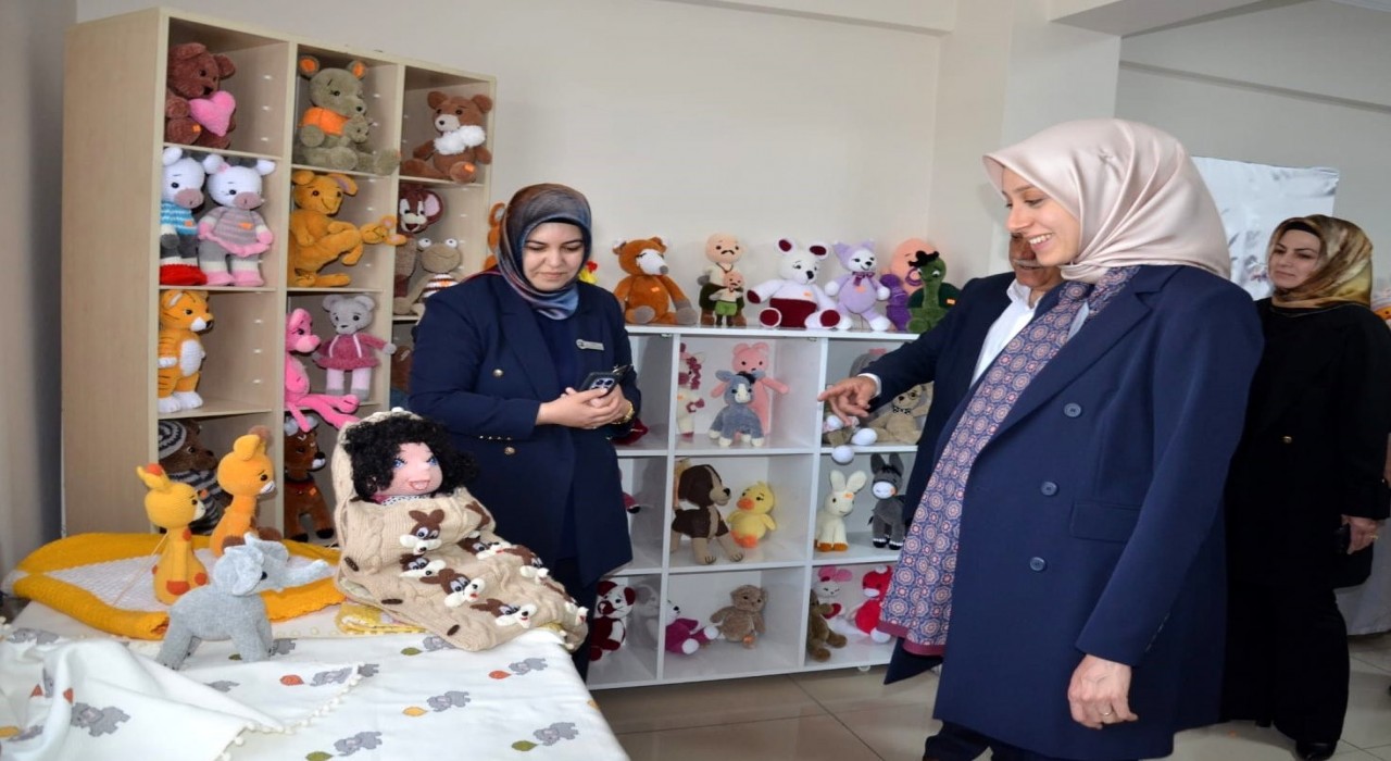 Tercanda el emeği göz nuru ürünlerden oluşan sergi açıldı