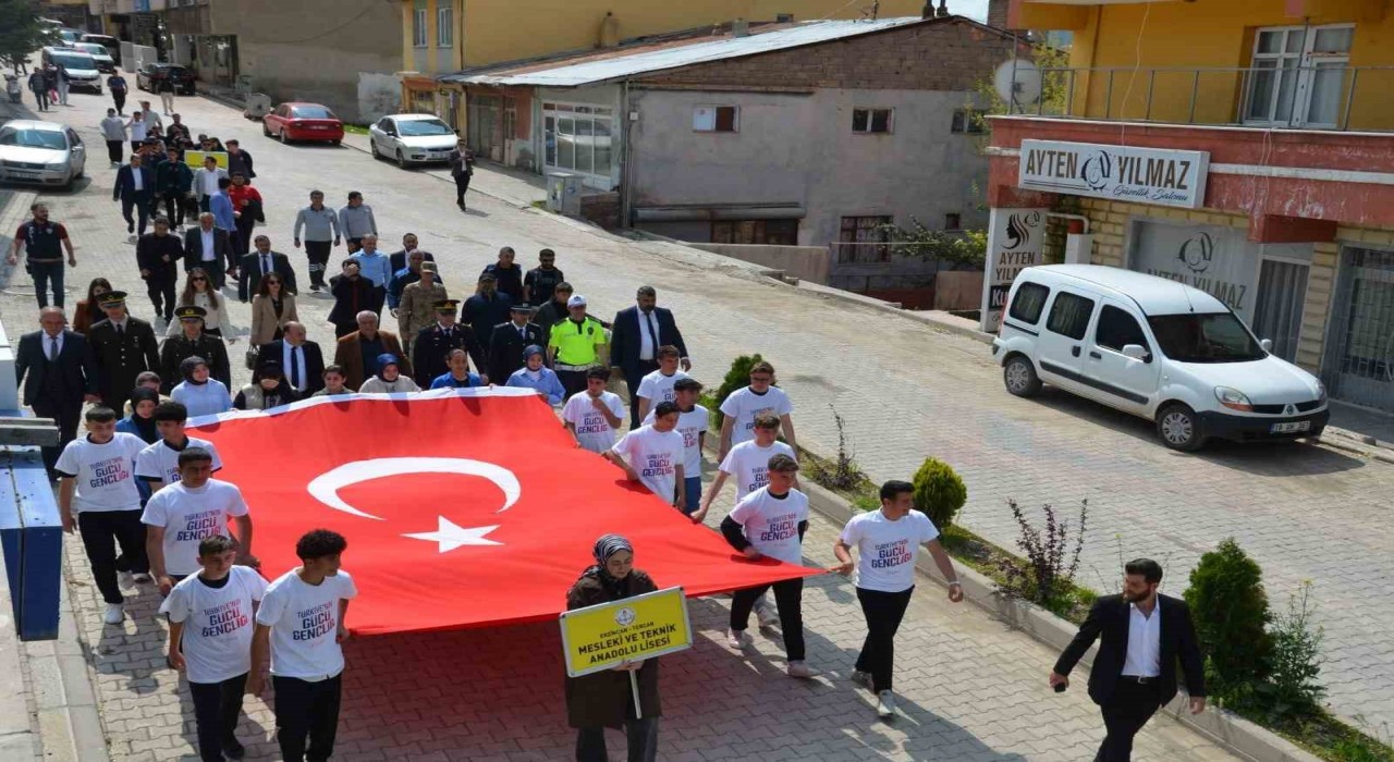 Tercanda Gençlik Yürüyüşü düzenlendi