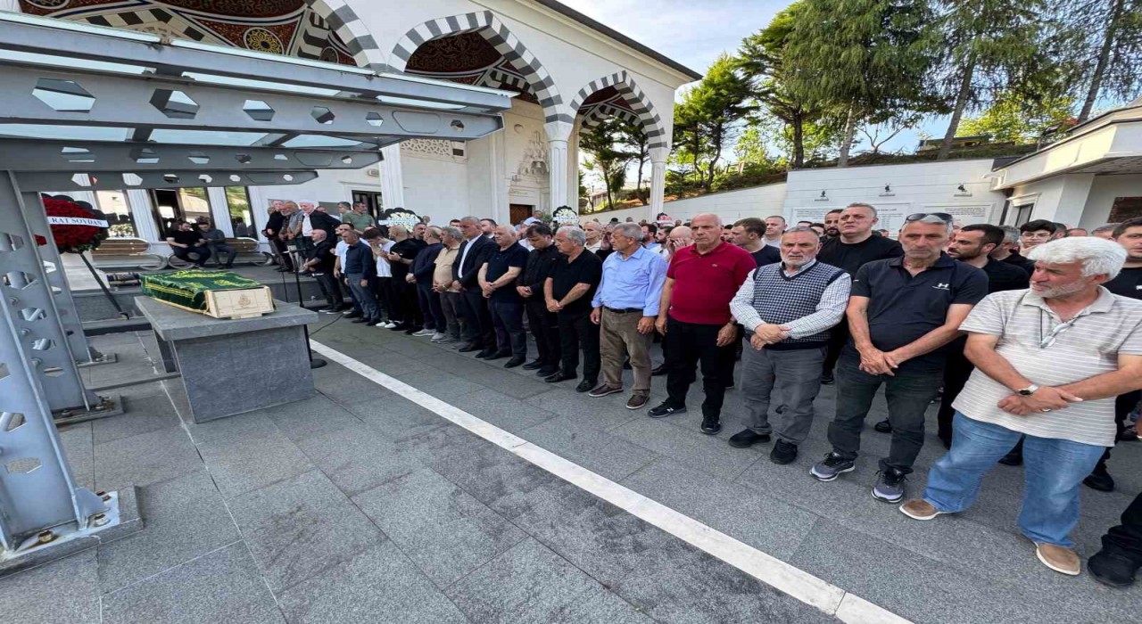 TFF Başkanı Hacıosmanoğlu, Fatma Yeşilyurtun cenaze törenine katıldı