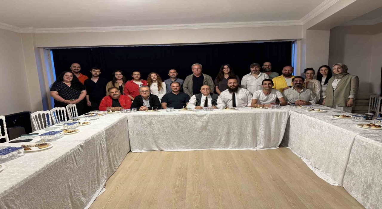Tiyatrocular Düzcede güçlerini birleştirdi