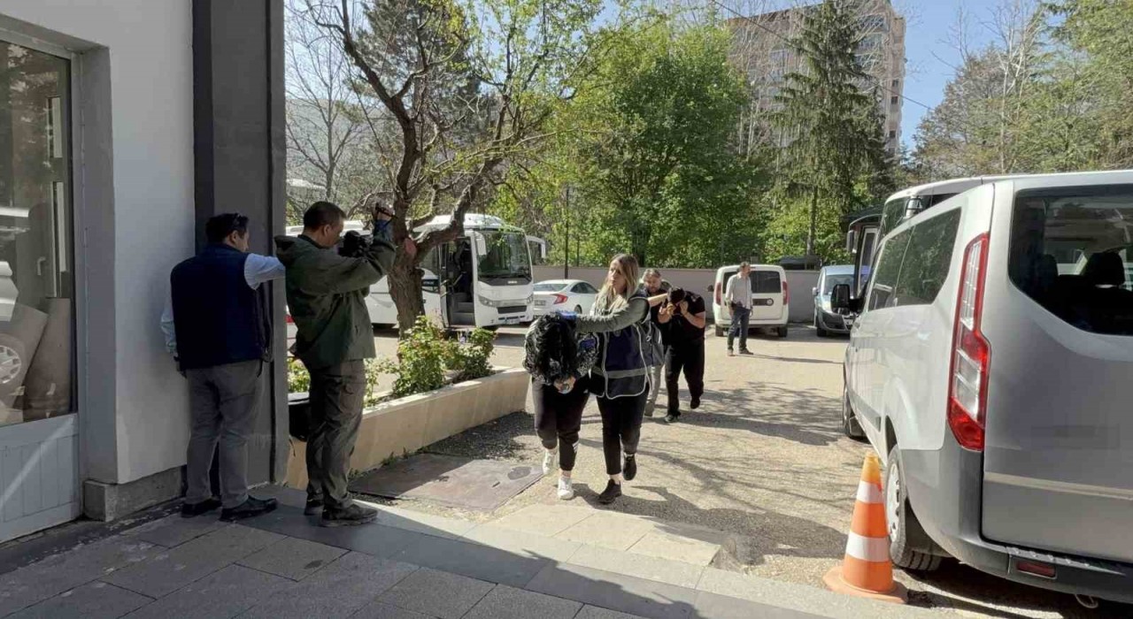 Tokatta çalıntı ve change araç operasyonunda 8 tutuklama
