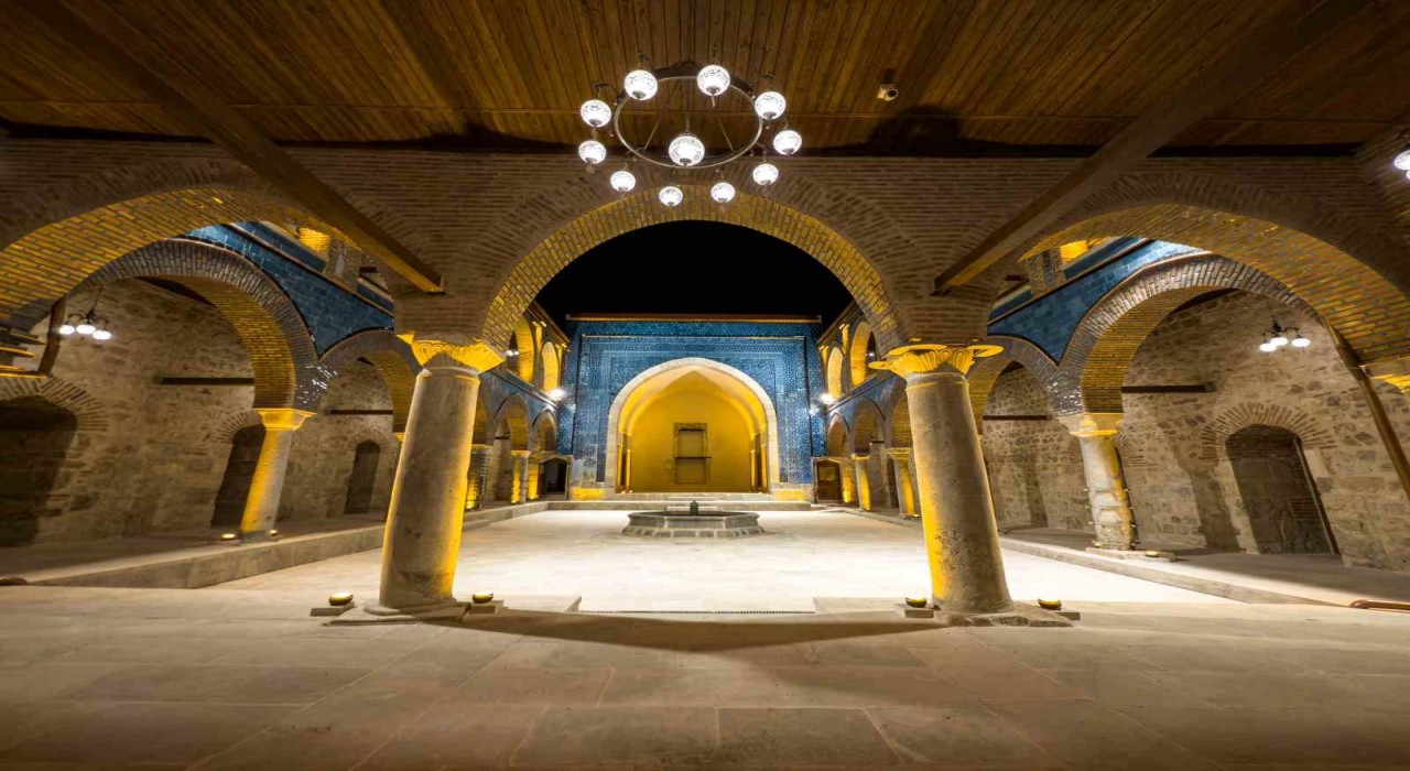 Tokatta restorasyonu tamamlanan 8 asırlık Gökmedrese ziyarete açıldı