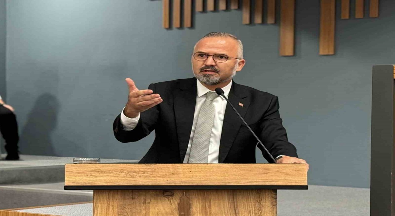 Torbalıda yağışın ardından kurban pazarını su bastı