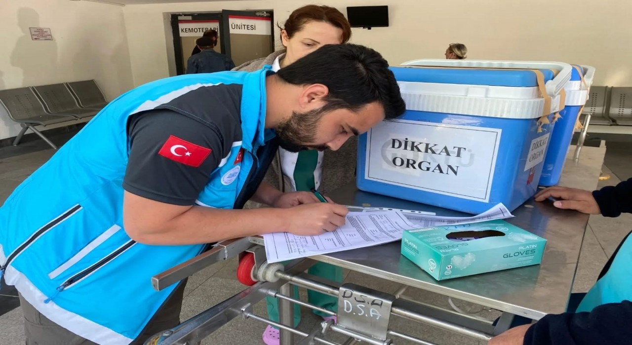 Trabzonda beyin ölümü gerçekleşen kişinin organları 3 kişiye umut oldu