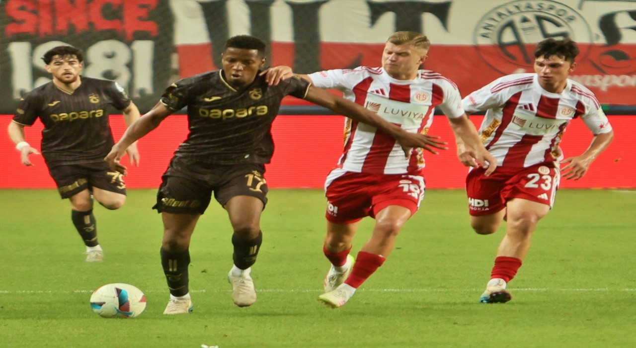 Trendyol Süper Lig: Antalyaspor: 0 - Trabzonspor: 2 (Maç sonucu)