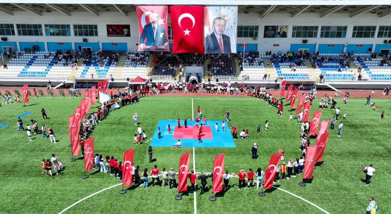 Tuncelide 19 Mayıs renkli görüntülere sahne oldu