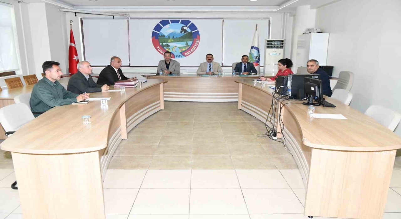 Tuncelide belediye meclis toplantısı