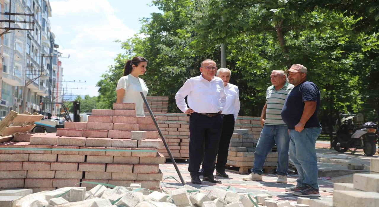 Turgutlunun yollarında çalışmalar devam ediyor