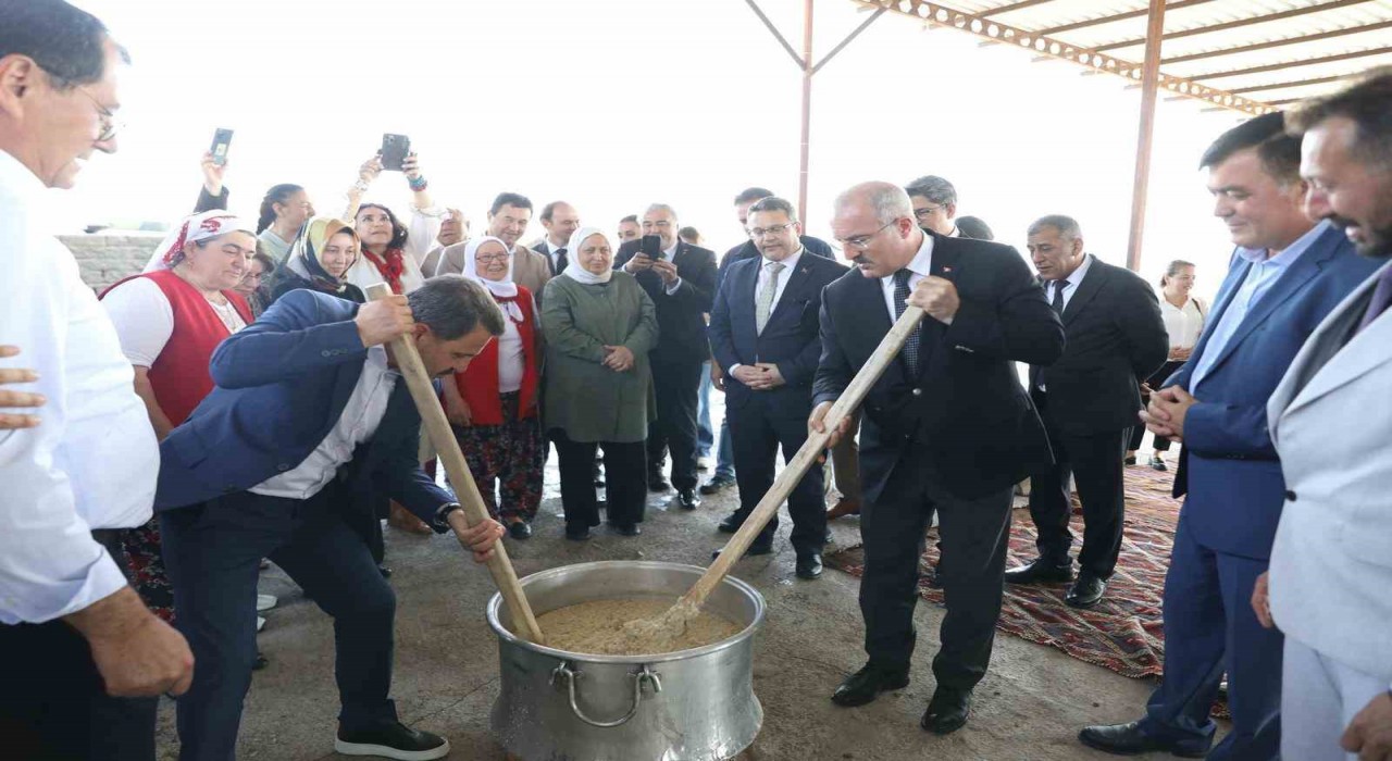 Türk Mutfağı Haftasında Çanakkaleden geleneksel düğün yemekleri