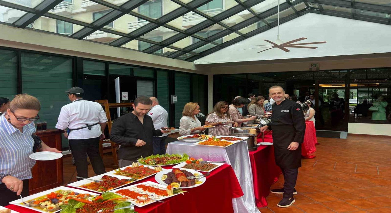 Türk yemekleri Panamalıların sofralarında ziyafete dönüştü