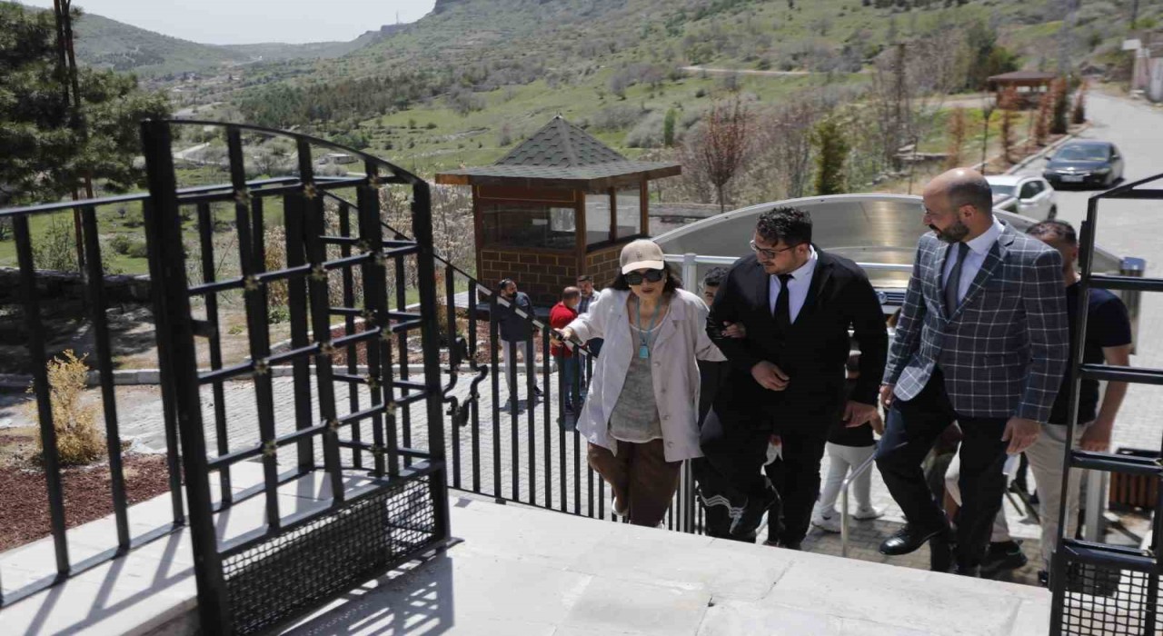 Türkan Şoray, 52 sonra Mahpus filminin çekildiği mekanı gezdi