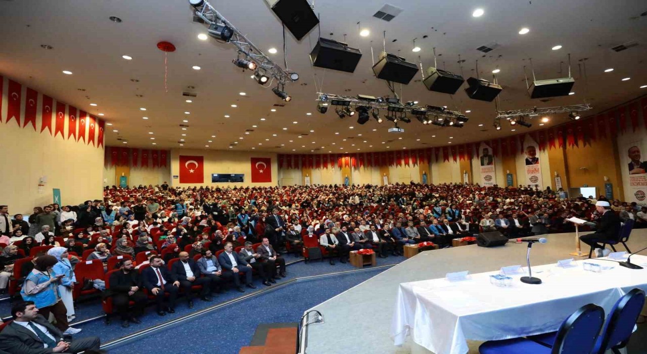 Türkiye Gençlik Vakfının genel kuruluna yoğun ilgi