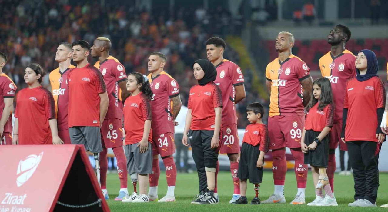 Türkiye Kupası finalinde Gaziantep Büyükşehirden anlamlı seremoni