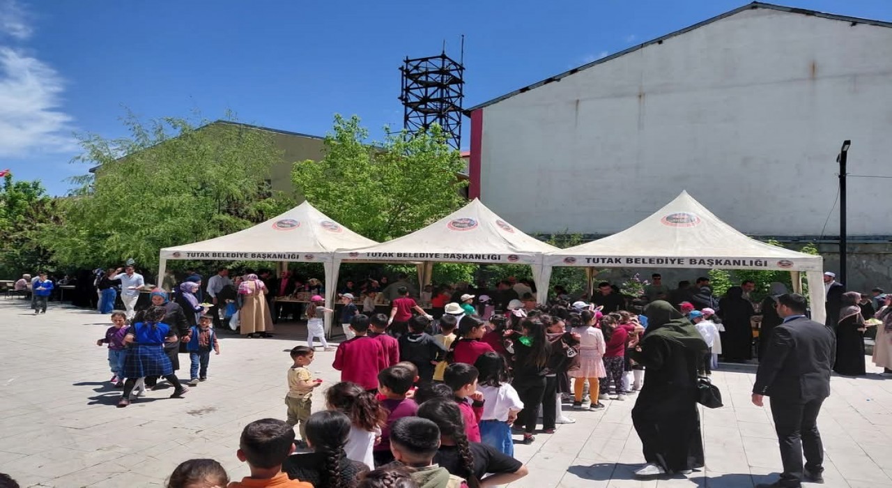 Tutakta Gazze için hayır çarşısı düzenlendi