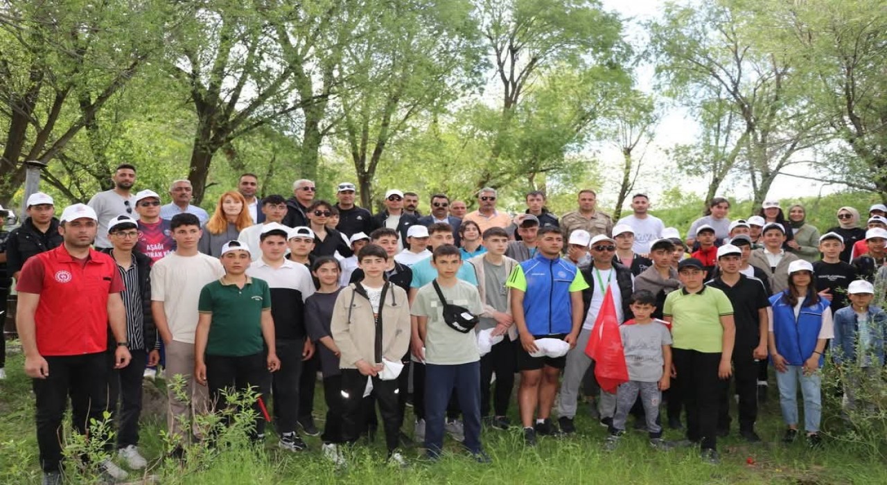Tutakta Gençlik Haftası etkinlikleri kapsamında bisiklet turu düzenlendi