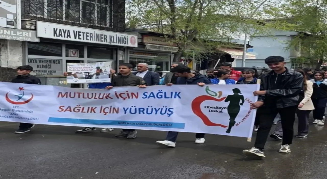 Tutakta vatandaşlar sağlık için yürüdü