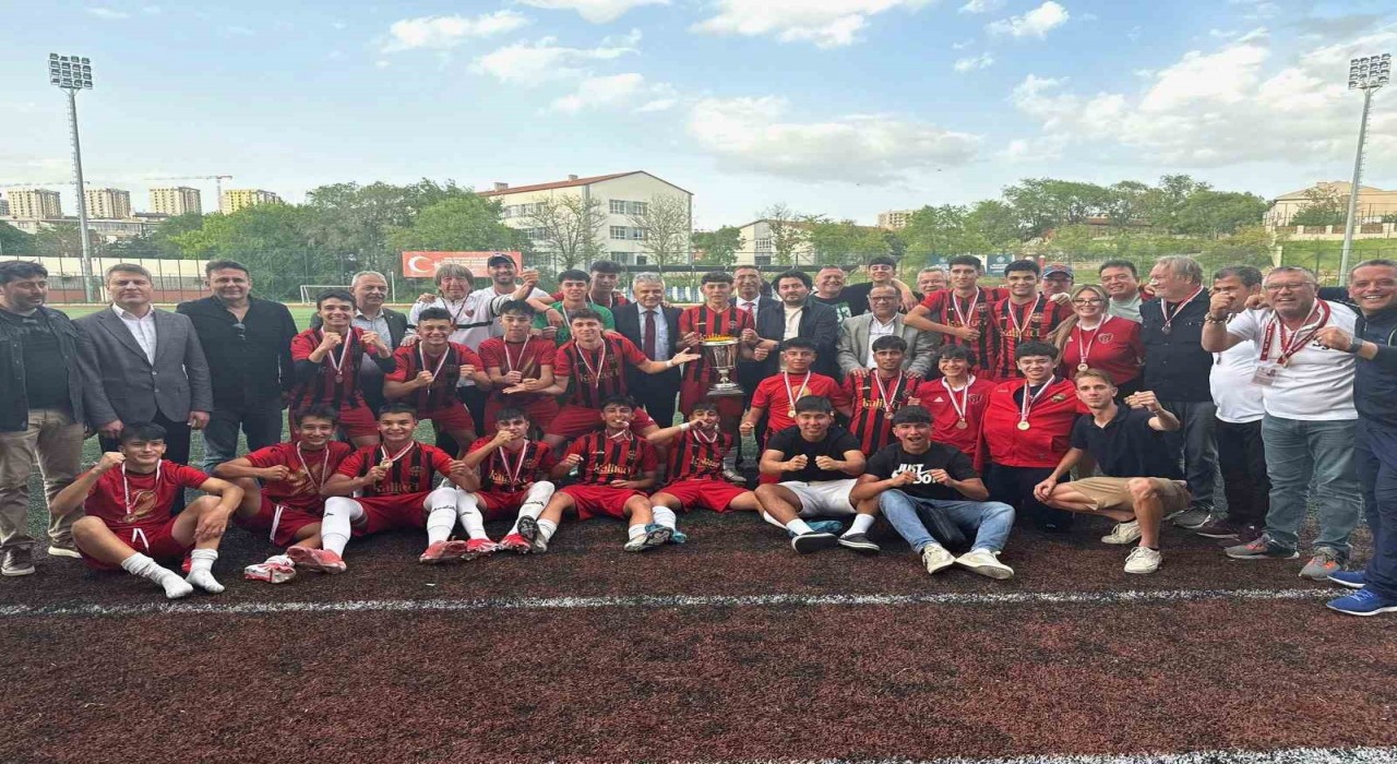 U16 Türkiye Şampiyonasında şampiyon Kuşadası Küçükada Spor