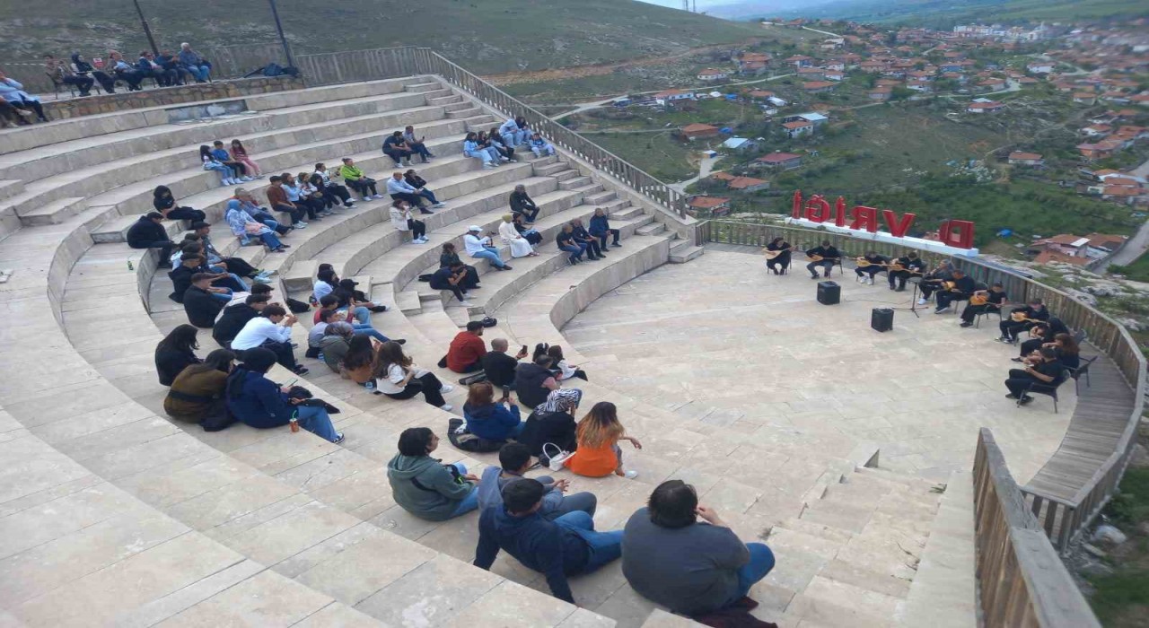 Üç şehir arasında kültür köprüsü kuran Kültürler Buluşuyor projesi bu kez Sivasta