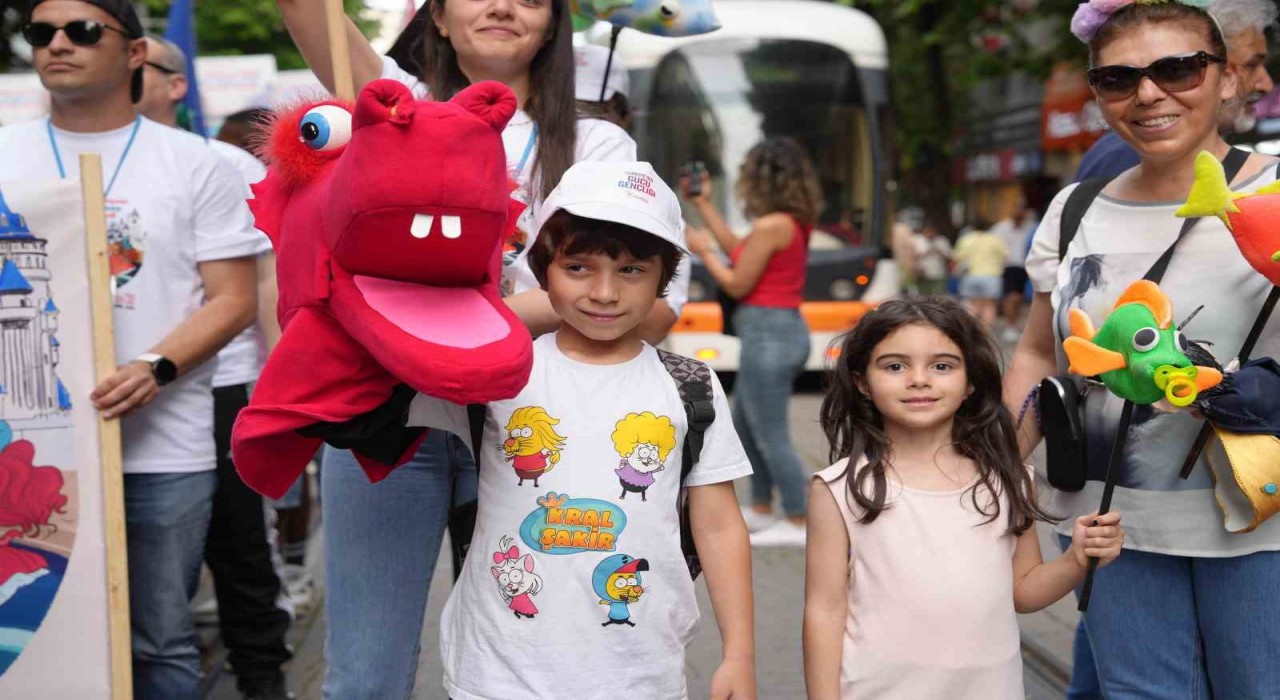 Uluslararası Eskişehir Çocuk, Gençlik ve Kukla Tiyatroları Festivalinde görkemli açılış