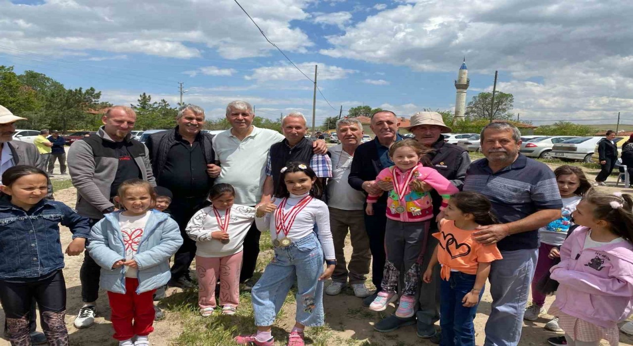 Umraniye köy halkı bahar şenliğinde buluştu