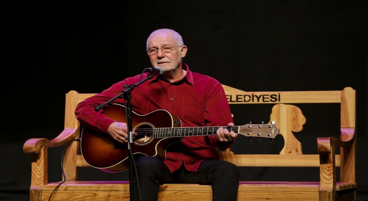 Ünlü sanatçı İlhan Şeşen hayatını kaybetti