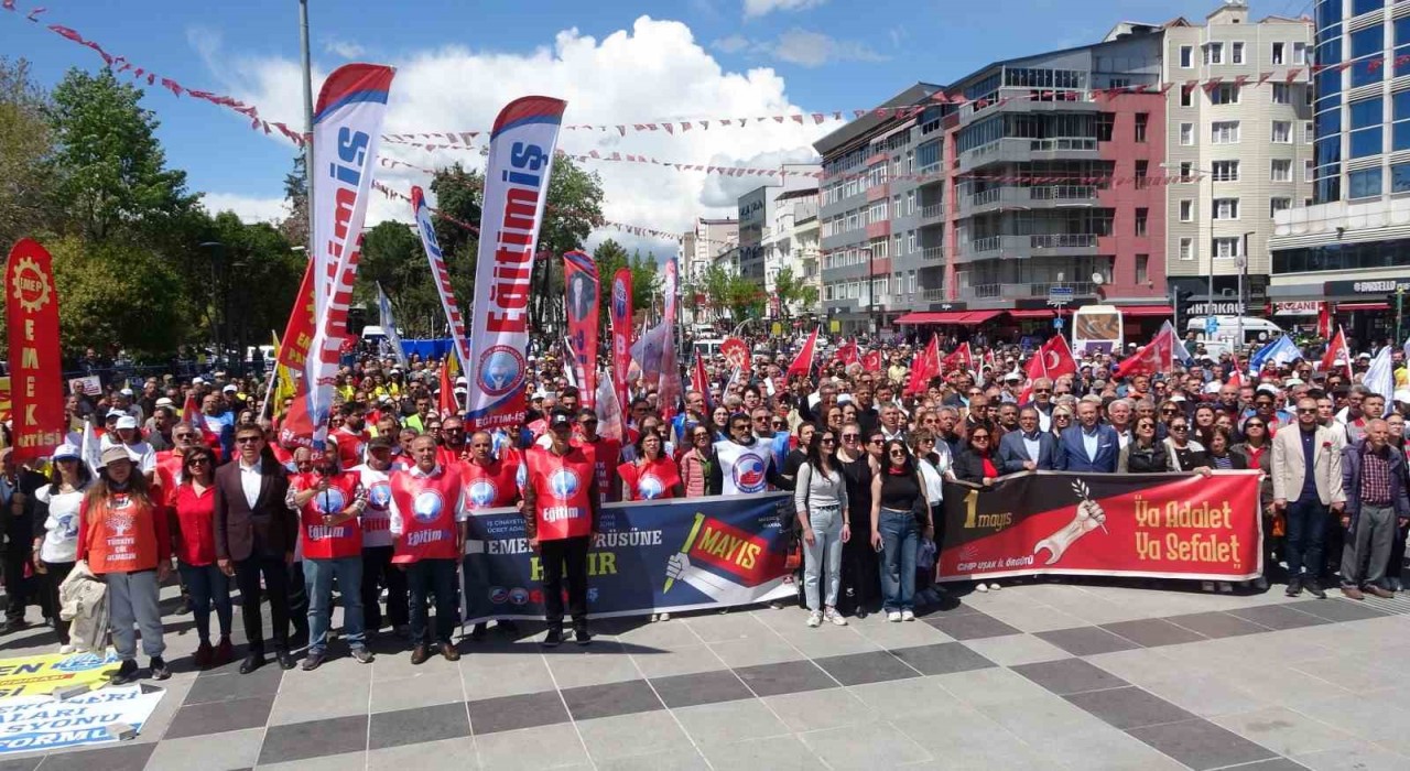 Uşakta 1 Mayıs Emek ve Dayanışma Günü etkinliklerle kutlandı