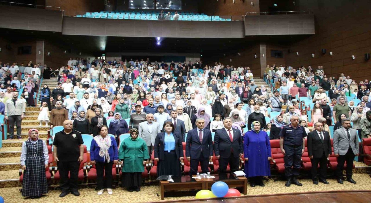 Uşakta Kuran Kursları yıl sonu kapanış programları düzenlendi