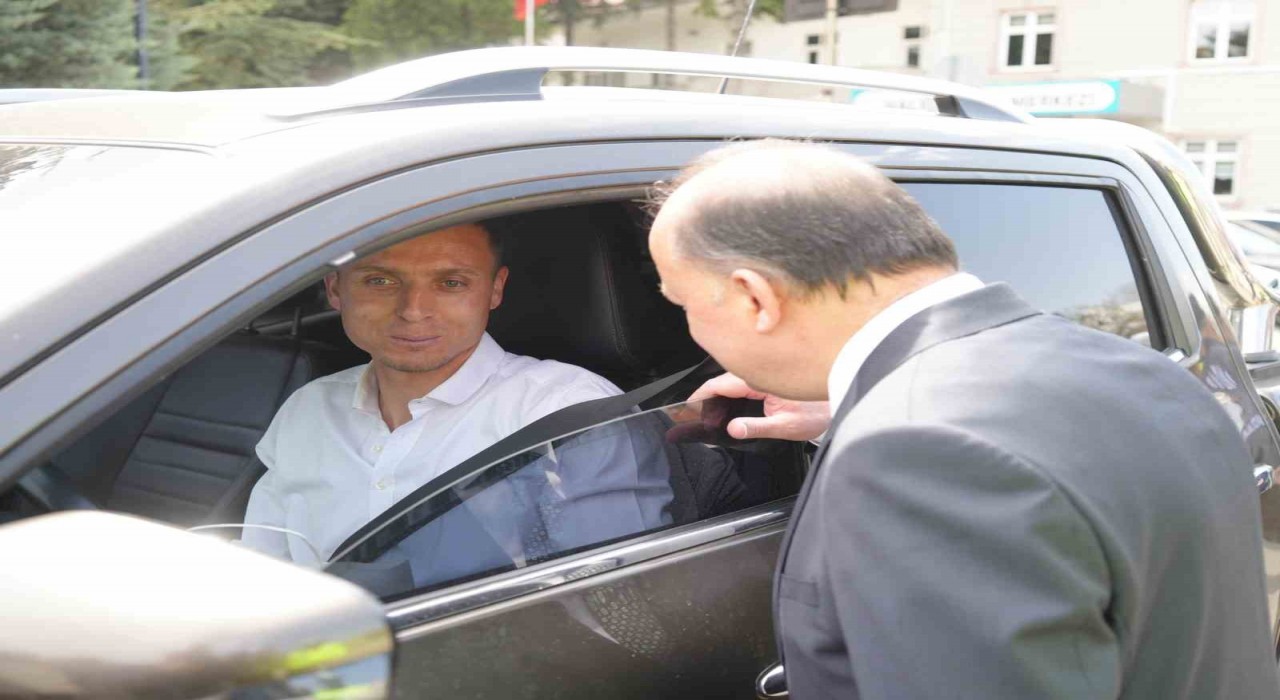 Vali Dallıdan motosiklet sürücülerine uyarı: Kask takmadan trafiğe çıkmayın