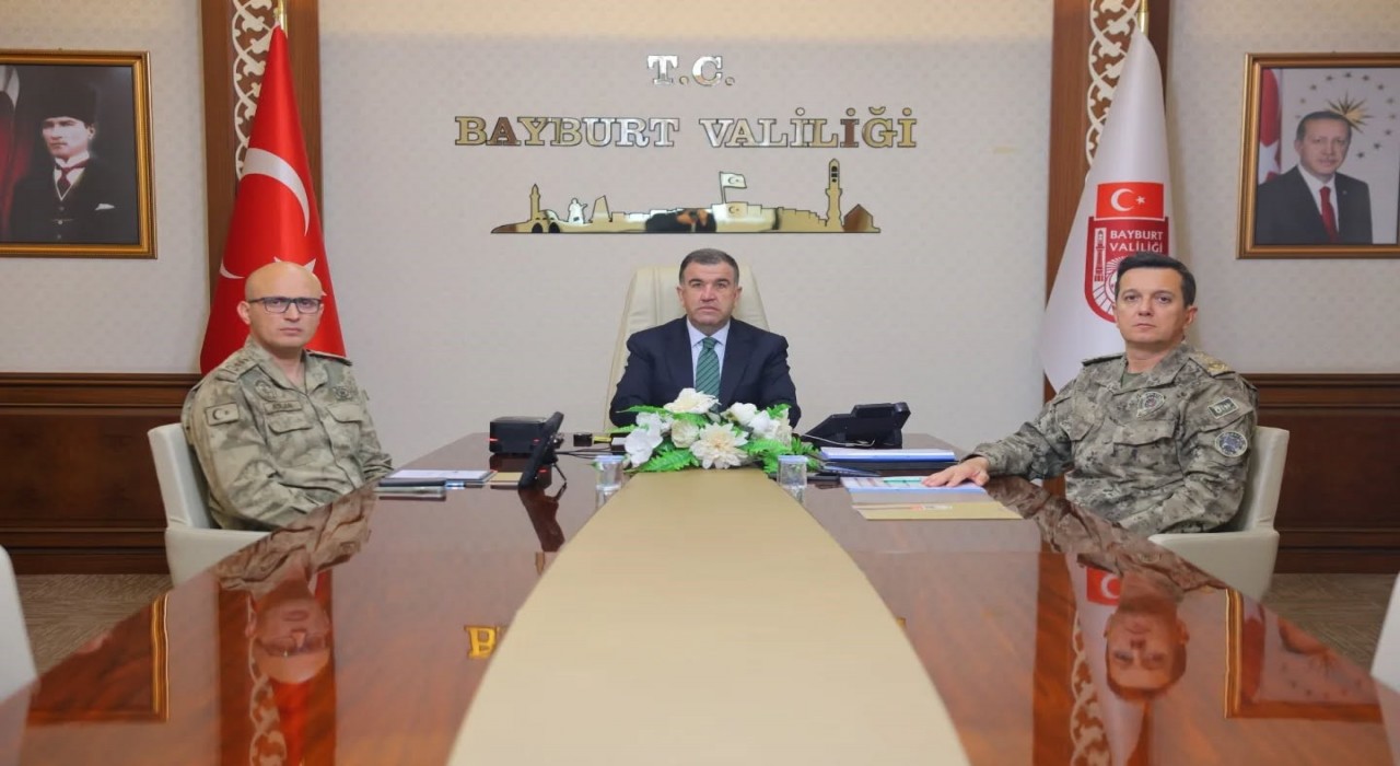 Vali Eldivan VKS üzerinden yapılan Asayiş ve Güvenlik Toplantısına katıldı