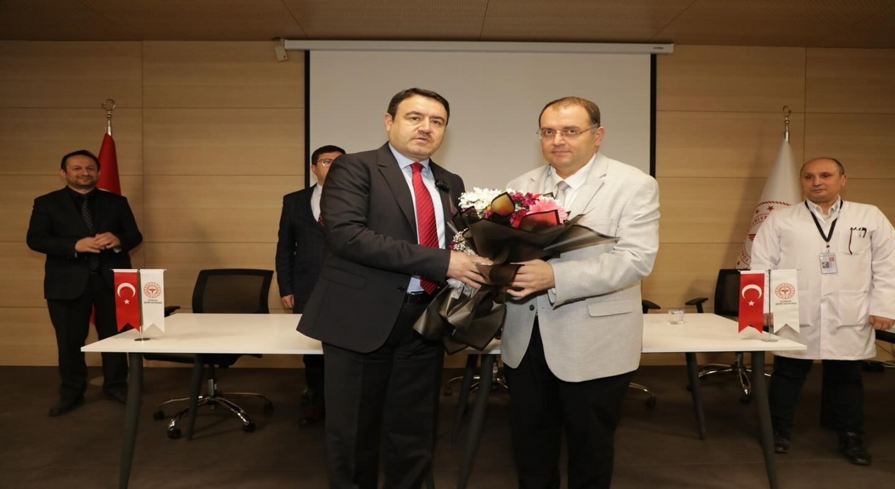 Vali Musa Işından tıp literatürüne giren başarıya tebrik ziyareti