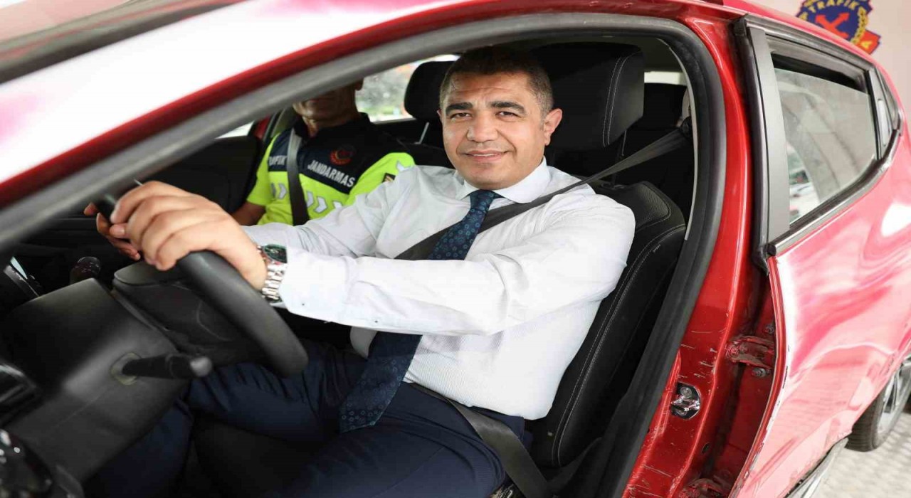 Vali takla atan araca bindi