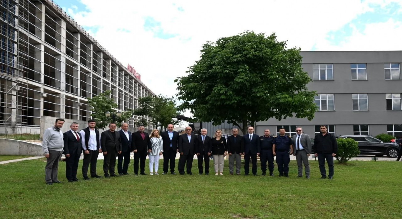 Vali Turan, OSBde çalışmalar ve yatırımlar hakkında bilgi aldı