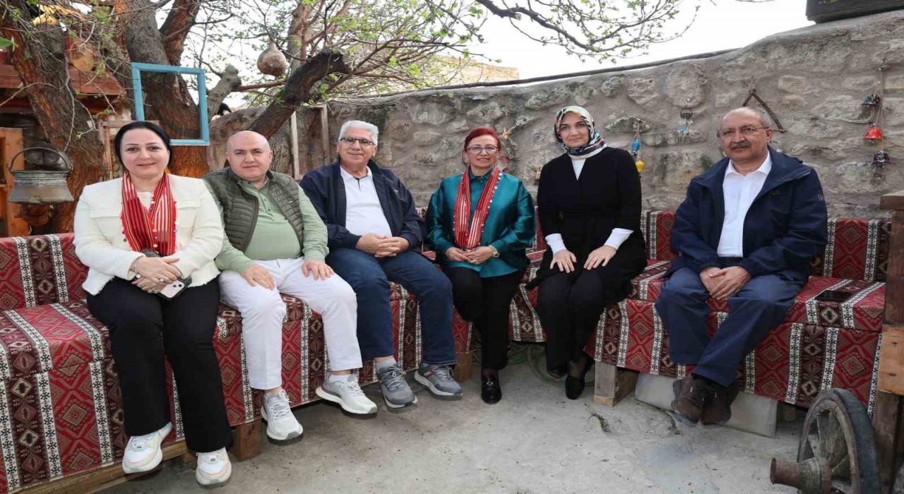 Vali Yiğitbaşı BİK üyelerine Frig Vadisini gezdirdi