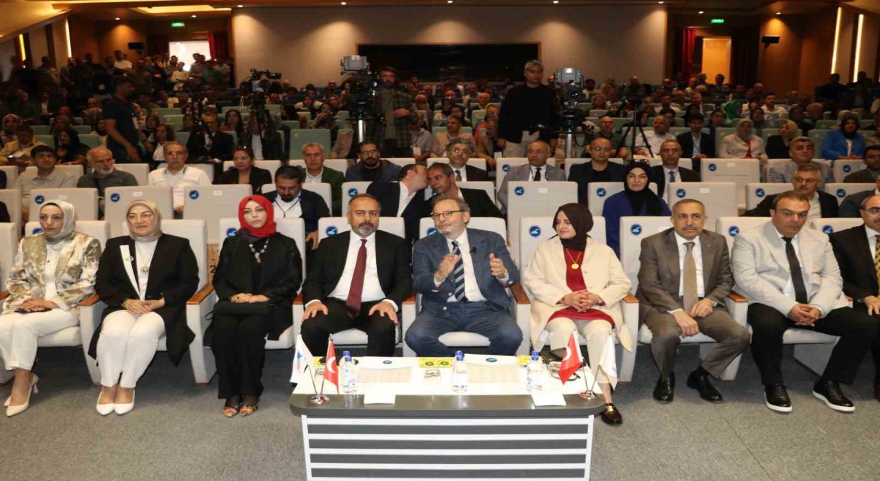 Van YYÜde 6. Uluslararası Kurdiyat Sempozyumu başladı