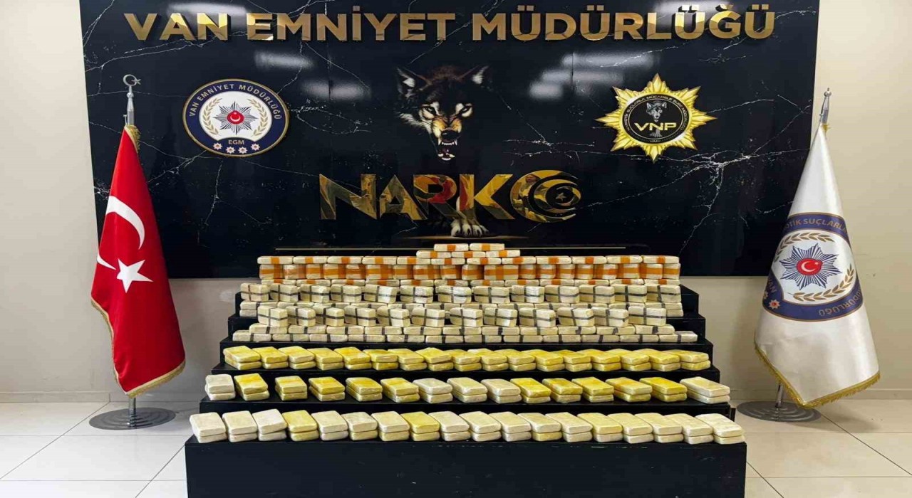 Vanda 147 kilo uyuşturucu ele geçirildi