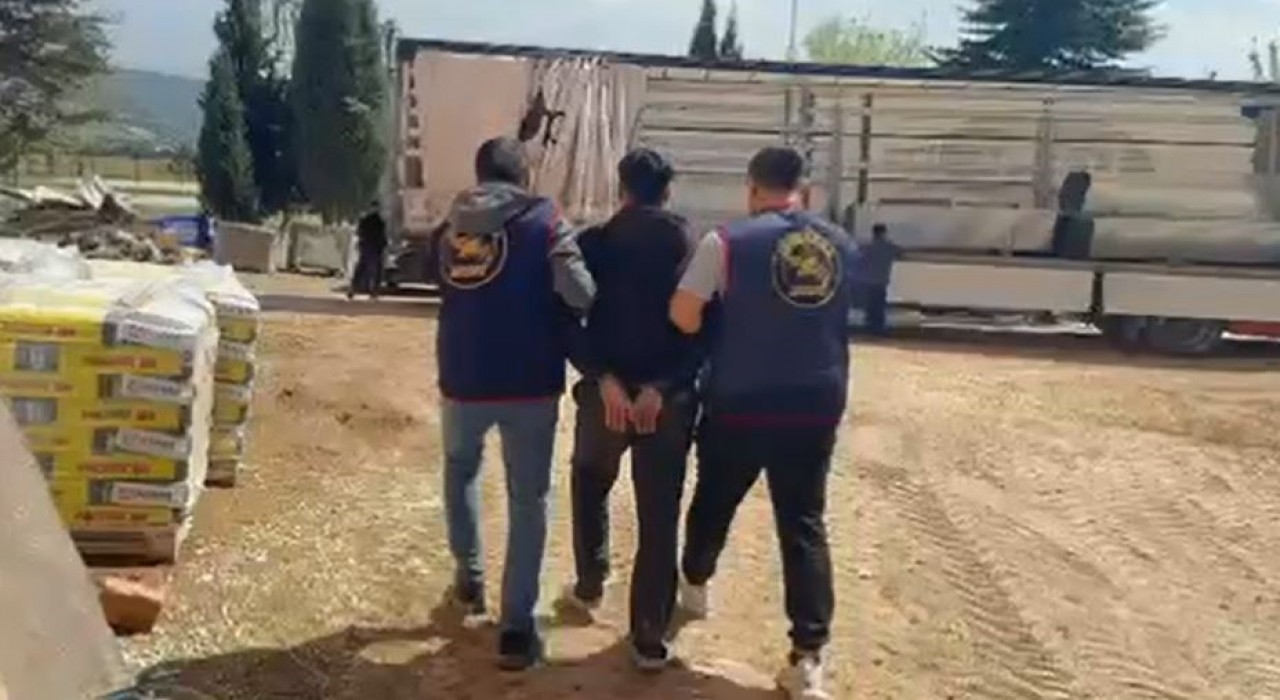 Vanda hırsızlık operasyonu: 8 gözaltı