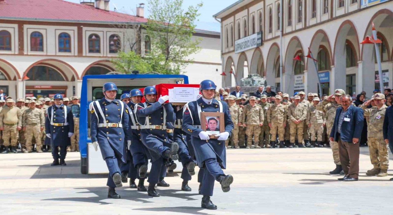 Vanda şehit güvenlik korucusu için tören düzenlendi