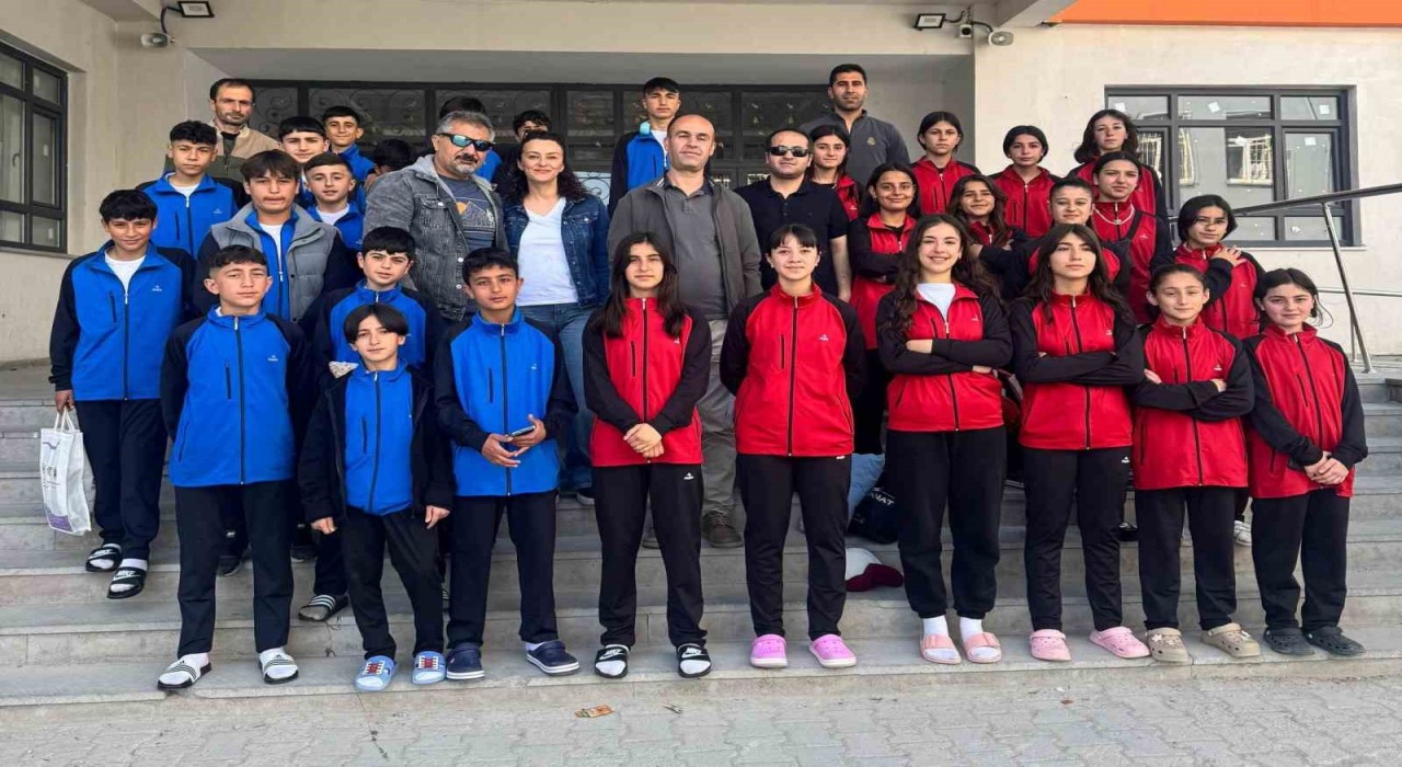 Vandaki ortaokulun spor başarısı göz doldurdu