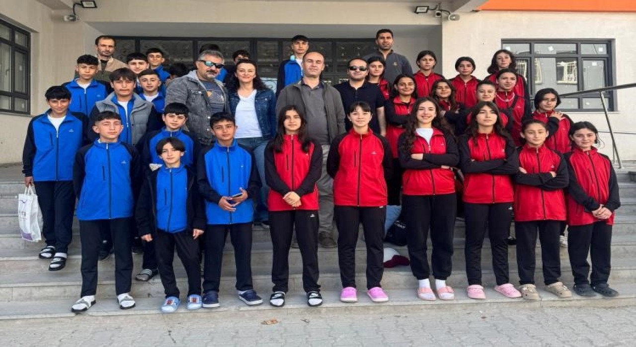 Vandaki ortaokulun spor başarısı göz doldurdu