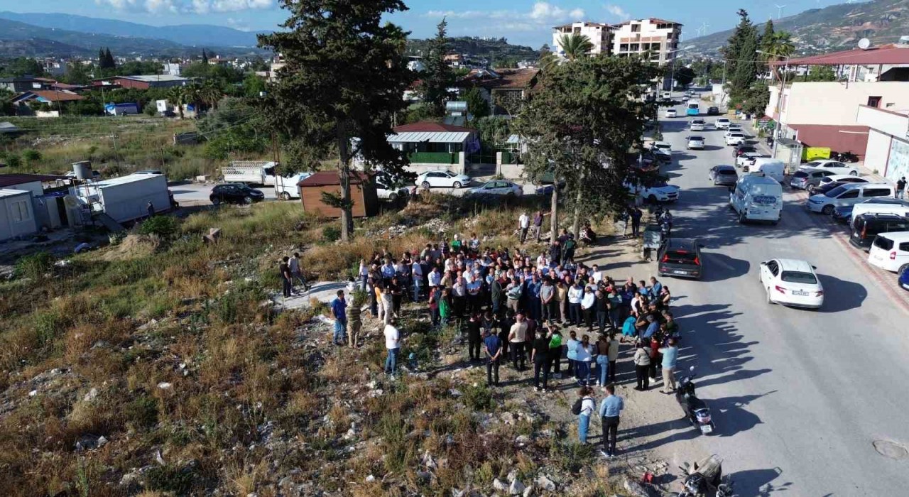 Vatandaşlar arasında anlaşmazlık nedeniyle bir kazma dahi vurulamadı