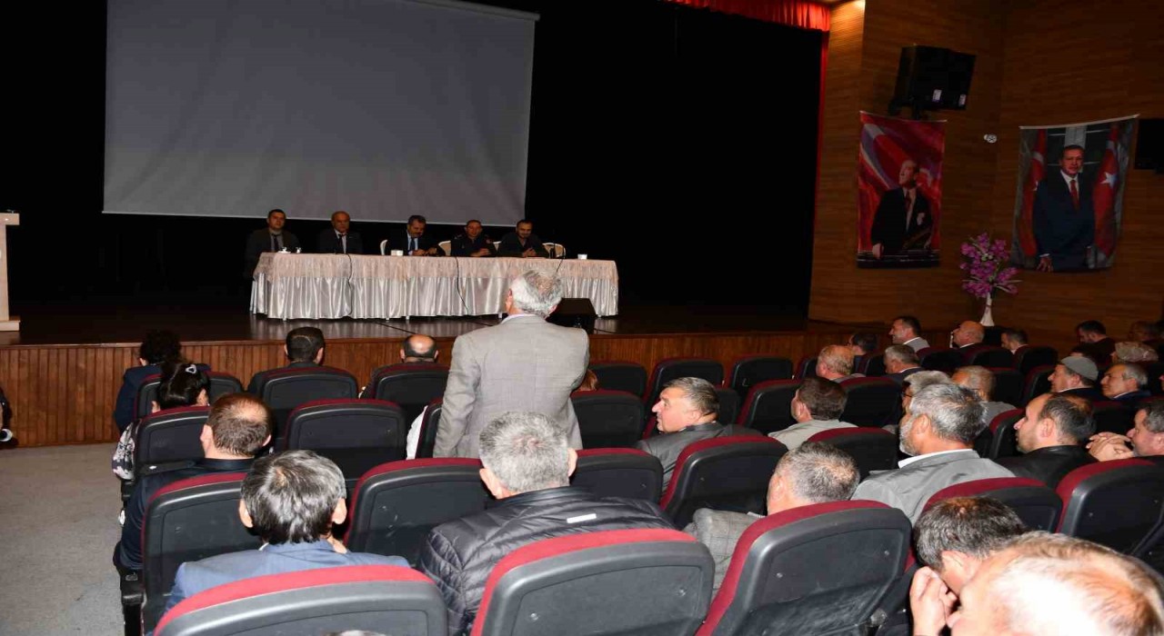 Vezirköprüde muhtarlara bilgilendirme semineri
