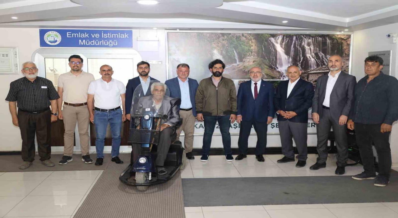 Yahyalı Belediyesinden Engelli Vatandaşa Akülü Araç Desteği