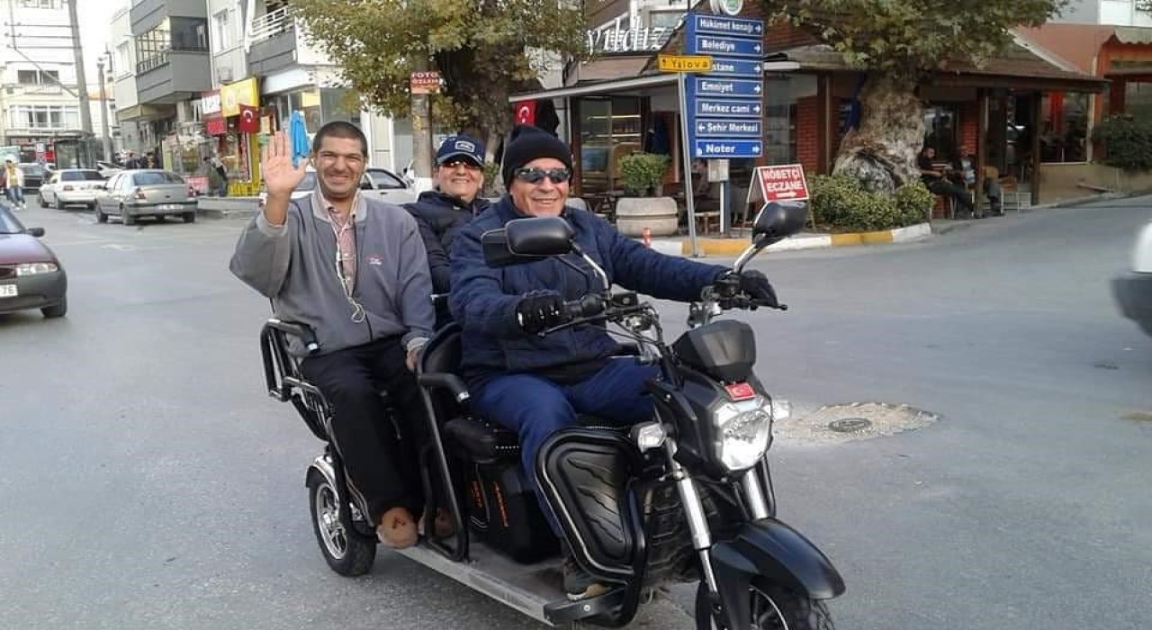 Yalovada çöp evde yangın: 2 ölü, 1 ağır yaralı
