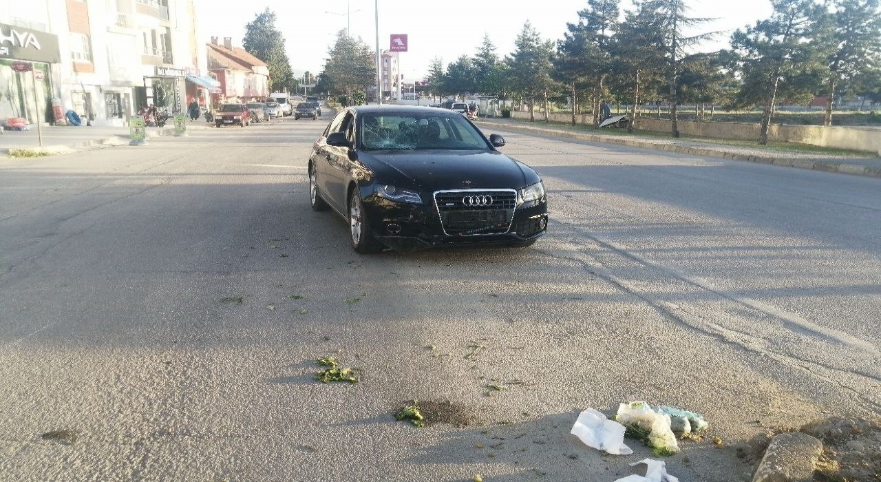 Yalvaçta otomobil ile motosiklet çarpıştı: 1 yaralı